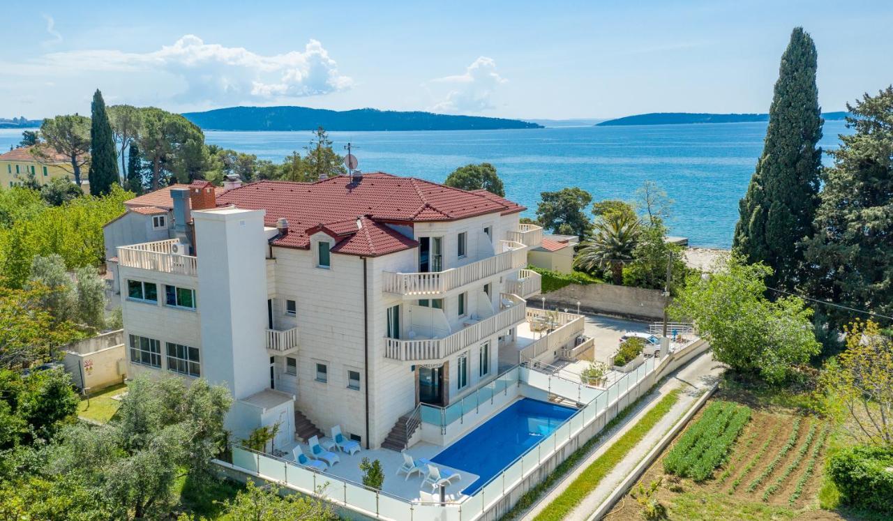 Szálloda Riva With Swimming Pool
